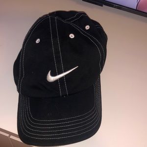 black nike hat
